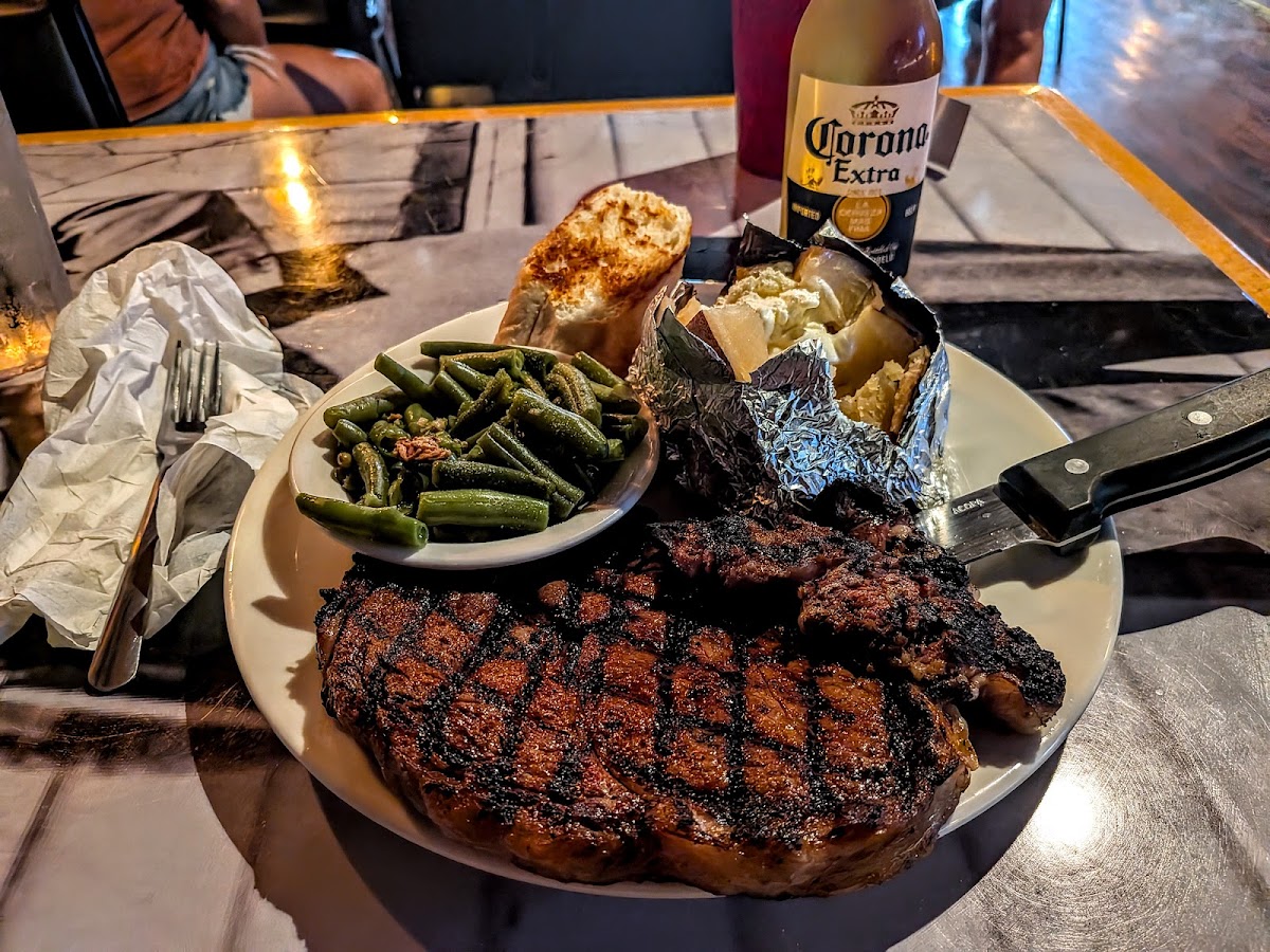 Dillingers Bar And Grill Photos 2